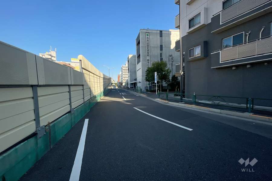 敷地北側の前面道路　