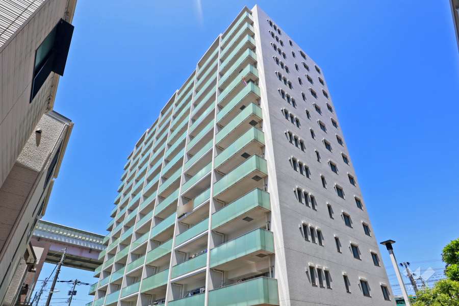 アトレ綾瀬の外観（南東側から）