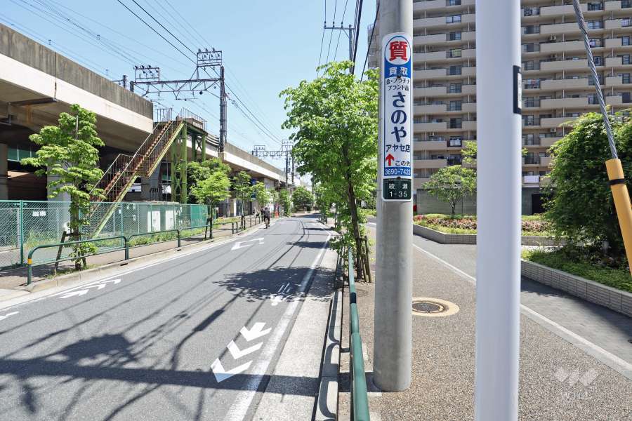 敷地北側前面道路（西側から）