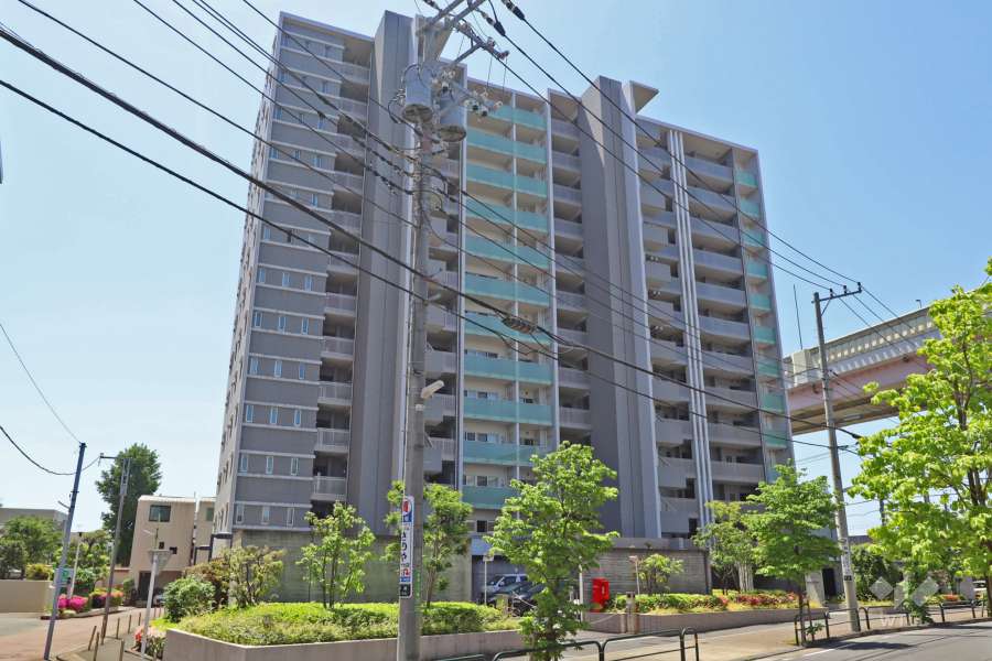 アトレ綾瀬の外観（北東側から）