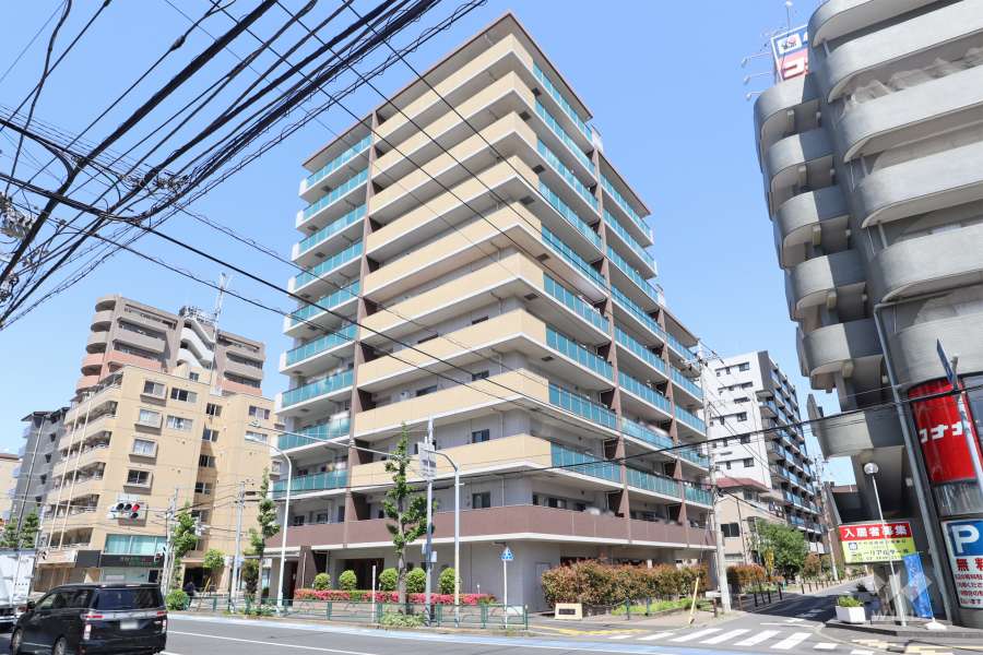 エクセレントシティ綾瀬の外観（南西側から）　