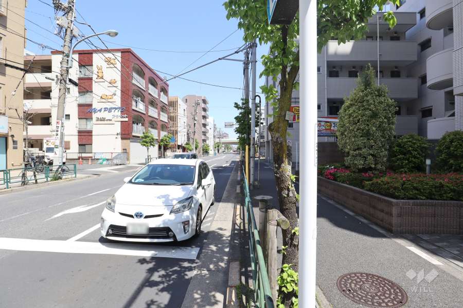 敷地北側の前面道路　