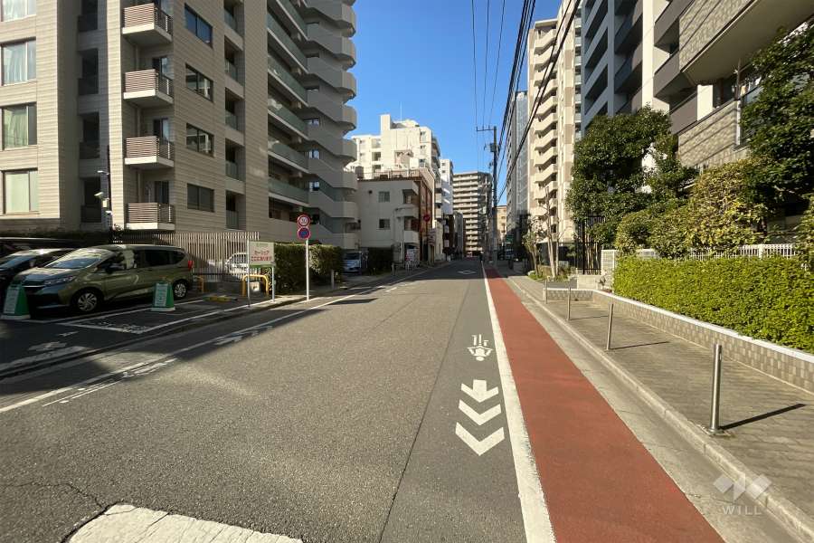 敷地北側の前面道路　