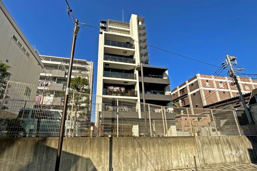 レーベン北千住エアクロスタワーの外観（南東側から）