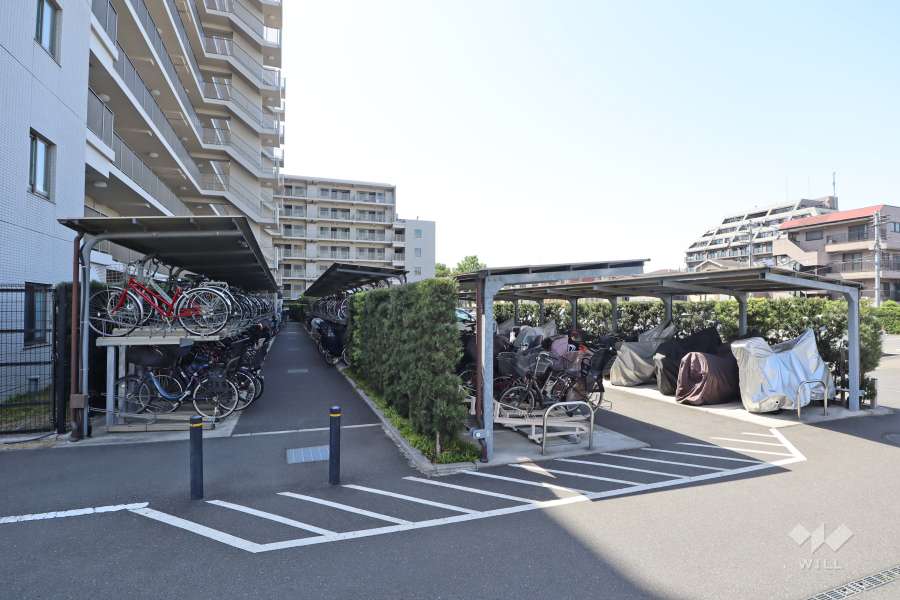 駐輪場とバイク置場