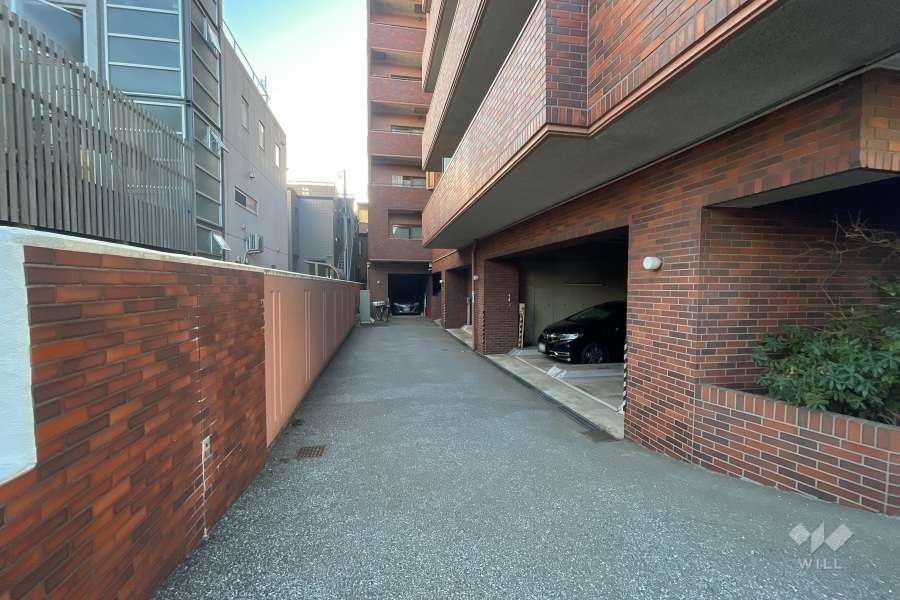 駐車場の出入り口