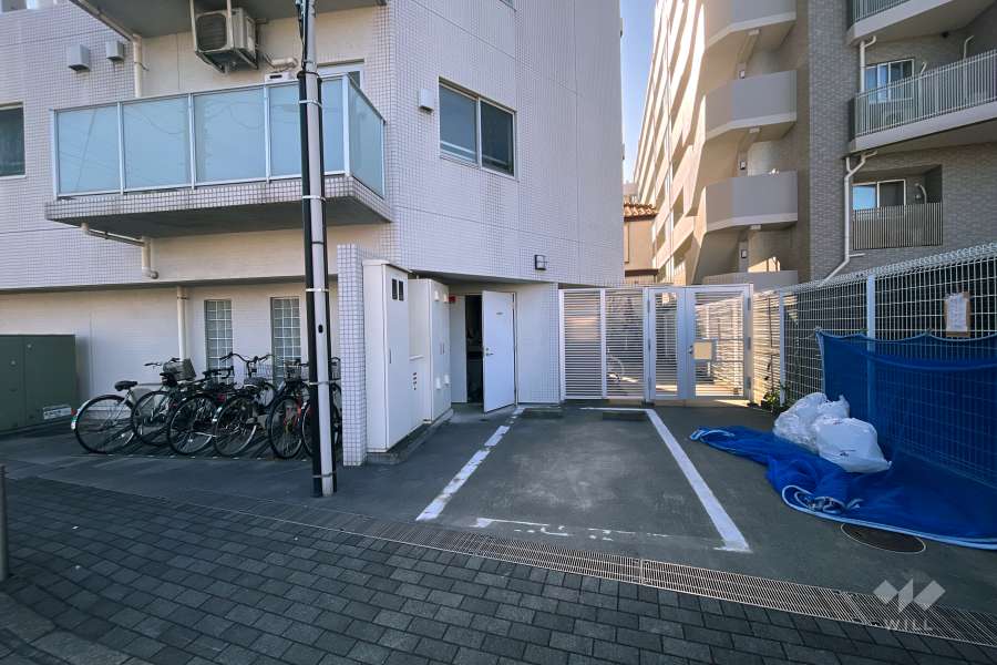 敷地内駐車場（屋外平面式）