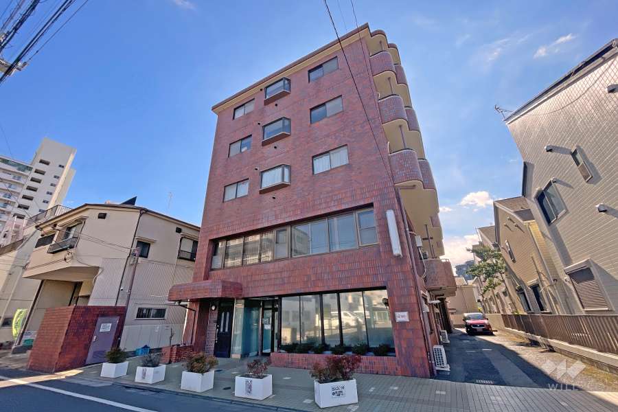 クラウンパレスの外観（北西側から）