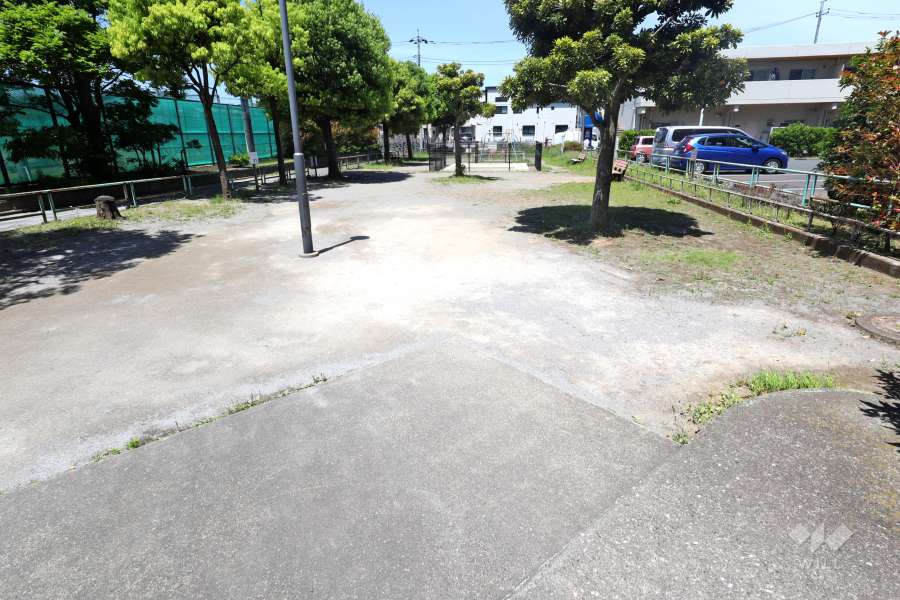 敷地に隣接する公園