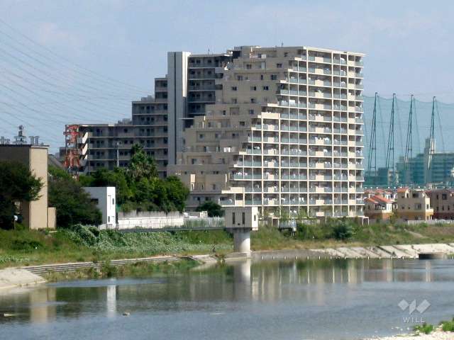 宝塚エリーの外観（北側から）