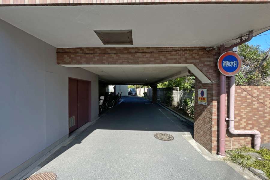駐車場の出入り口