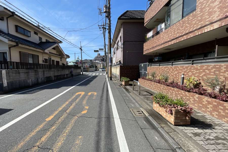 敷地南東側の前面道路　