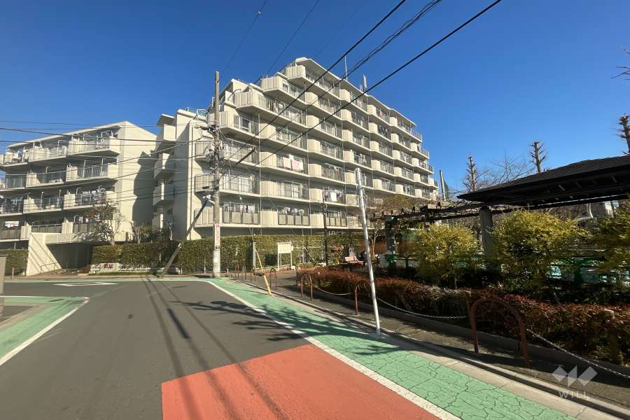 北千住スカイハイツの外観（南西側から）