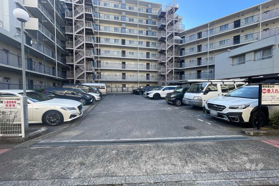 敷地内駐車場（屋外平面式）