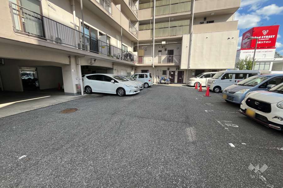 敷地内駐車場（屋外平面式）