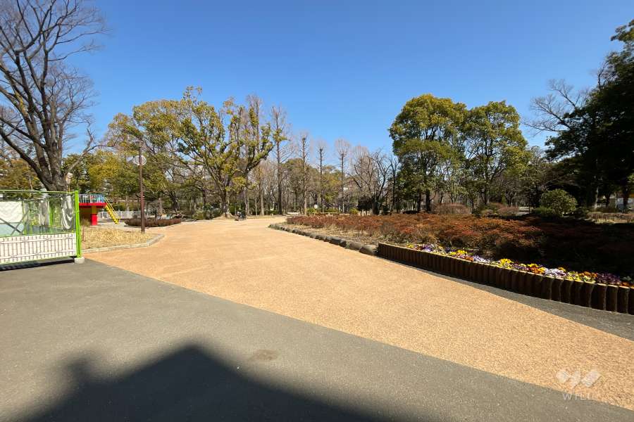敷地北東側に『しょうぶ沼公園』があります。