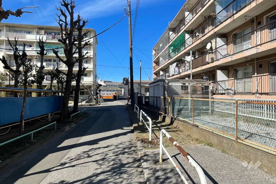 敷地南西側の前面道路　