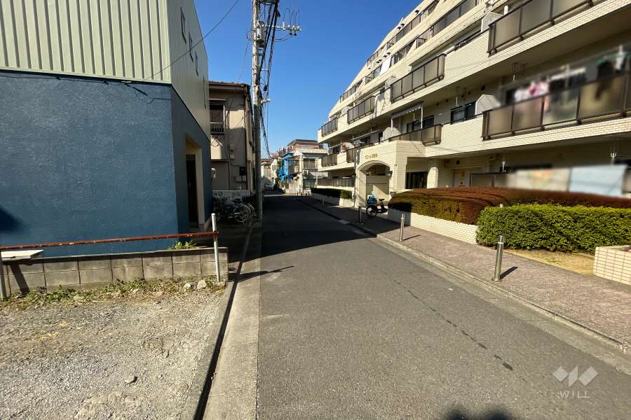 敷地南側の前面道路
