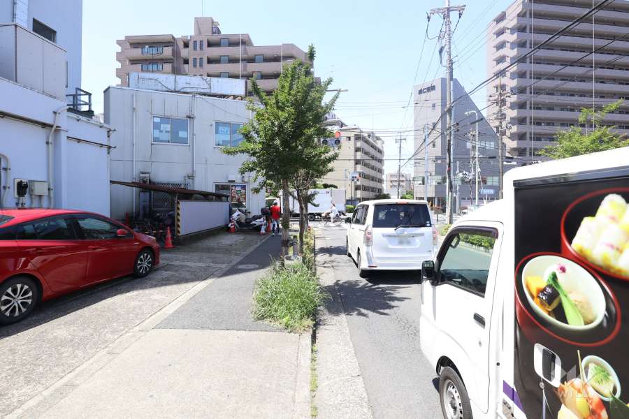 敷地北側の前面道路　