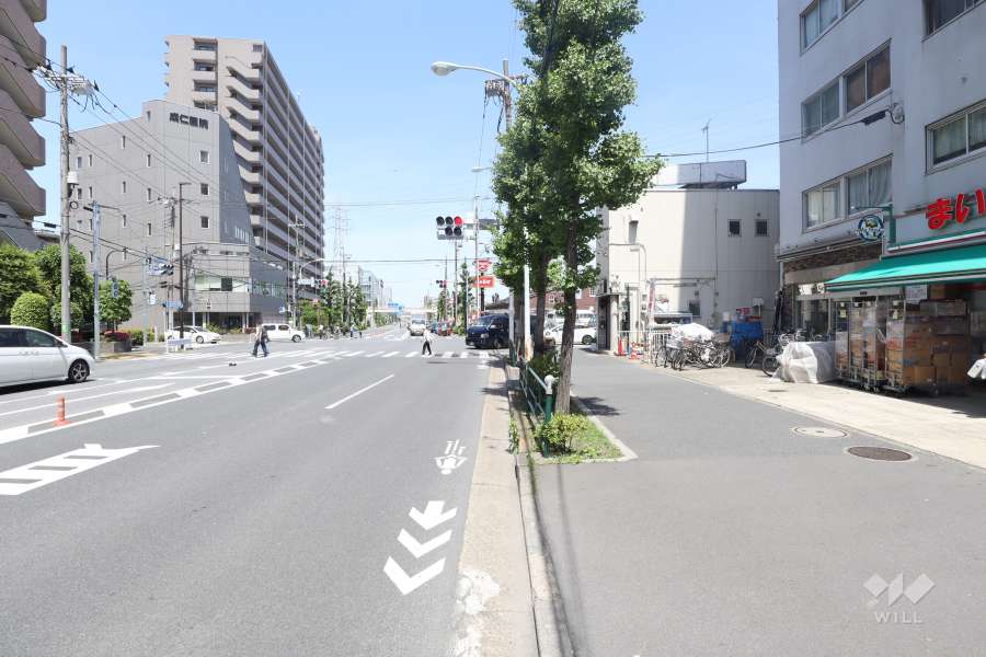 敷地西側の前面道路　　　