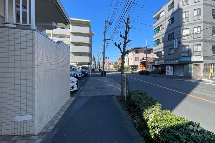 敷地北側の前面道路