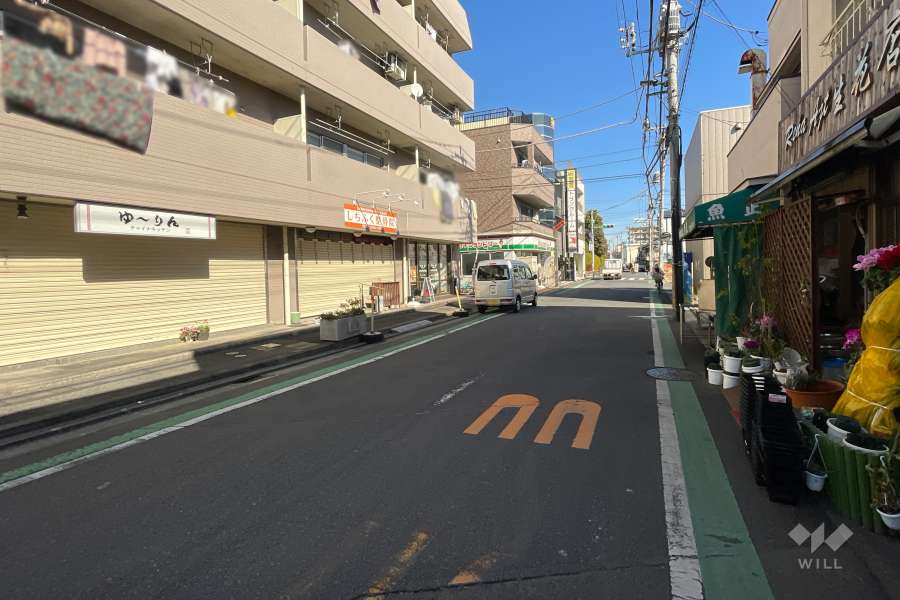 敷地南側の前面道路