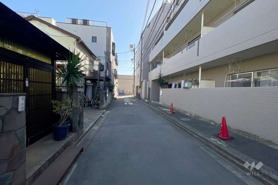 敷地東側の前面道路