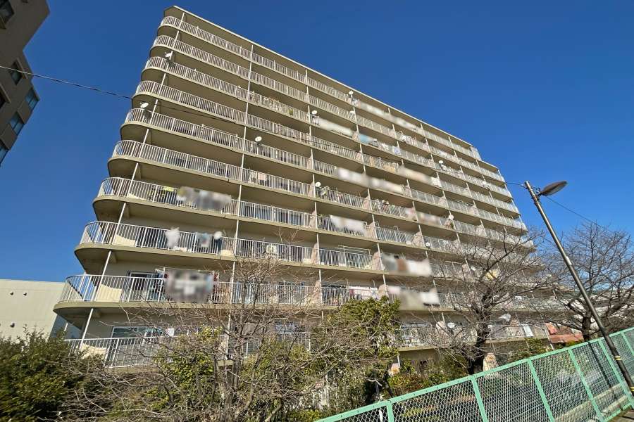 ニューライフマンション小台橋の外観（南側から）