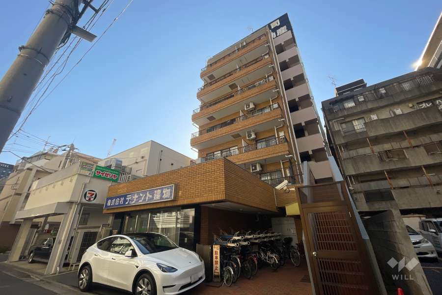 綾瀬ロイヤルパレスの外観（北西側から）