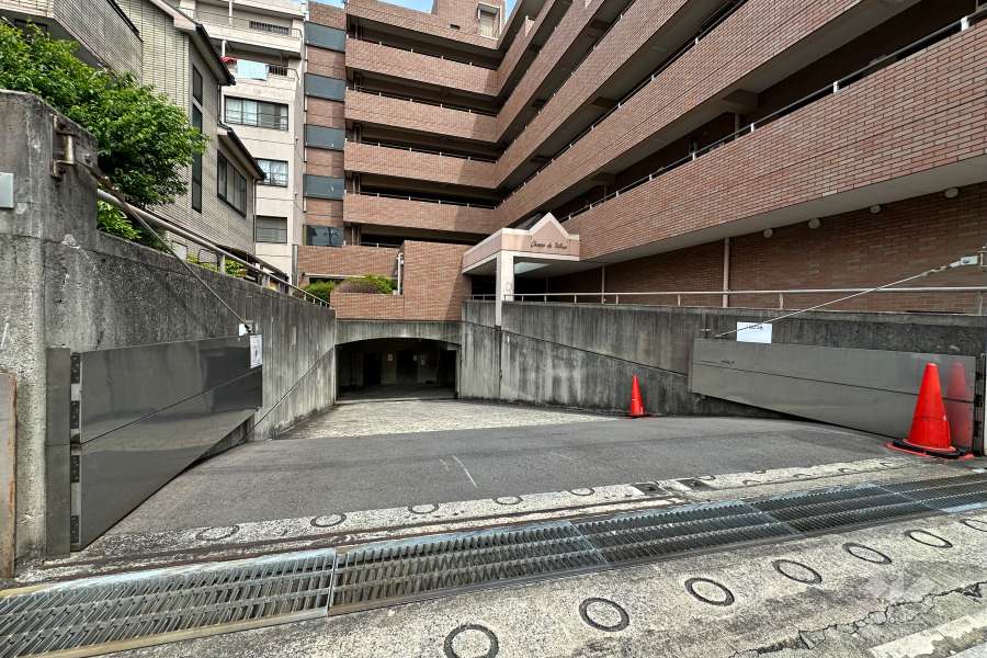 駐車場の出入り口