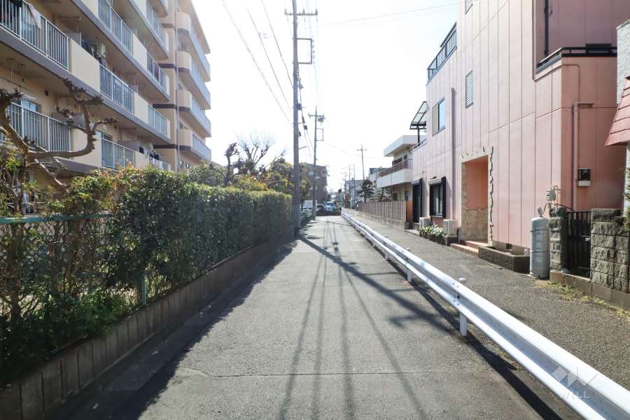 敷地南西側に隣接している『青井四丁目児童公園』