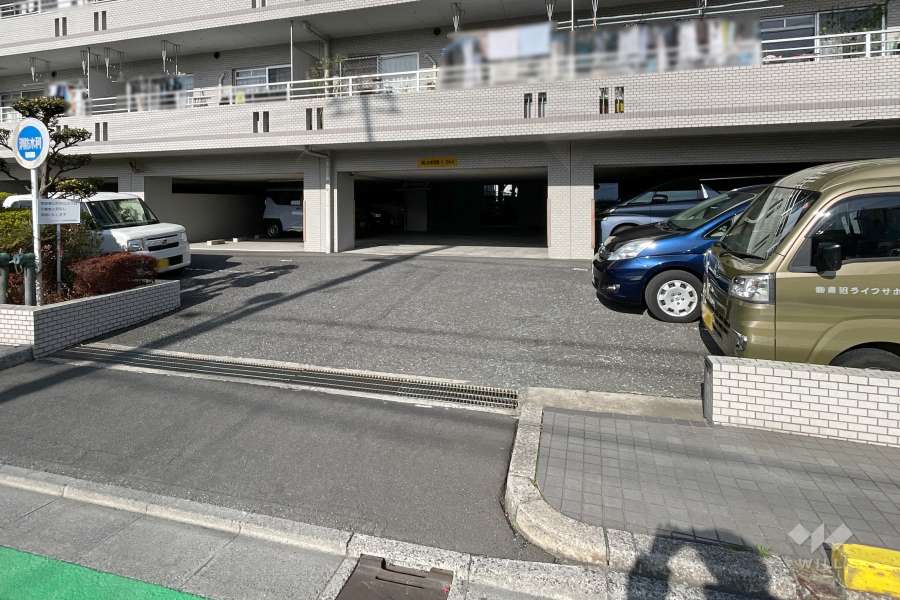 敷地内駐車場（屋外平面式）