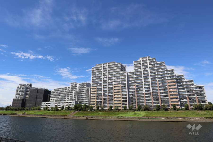 アクアテラブロードスクエアの外観(南東側から)