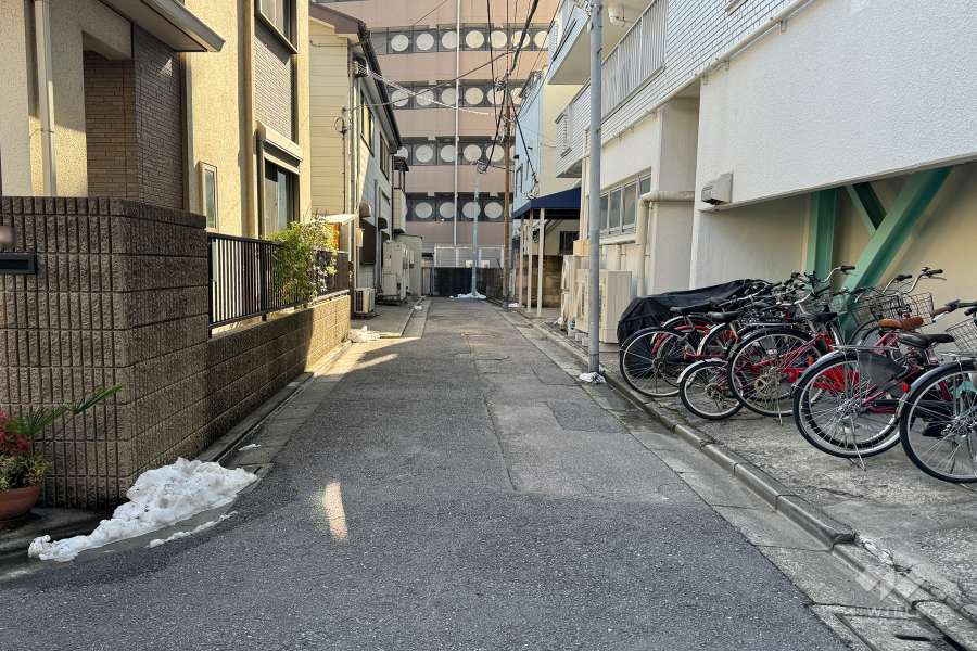 敷地東側の前面道路　