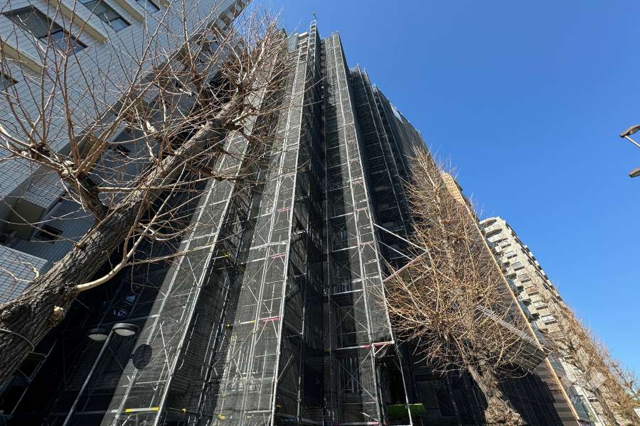 セントヒルズ北千住の外観（南東側から）