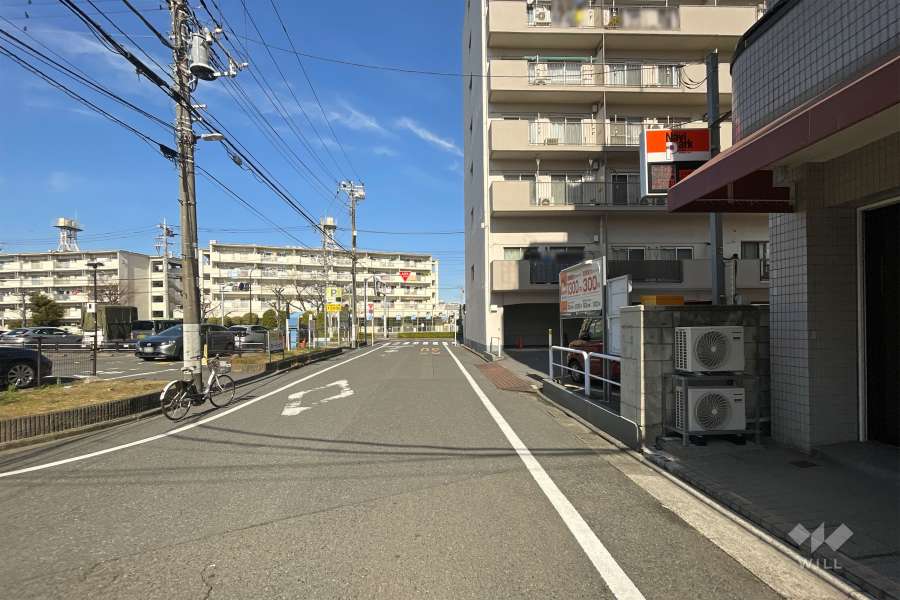 敷地西側の前面道路 　