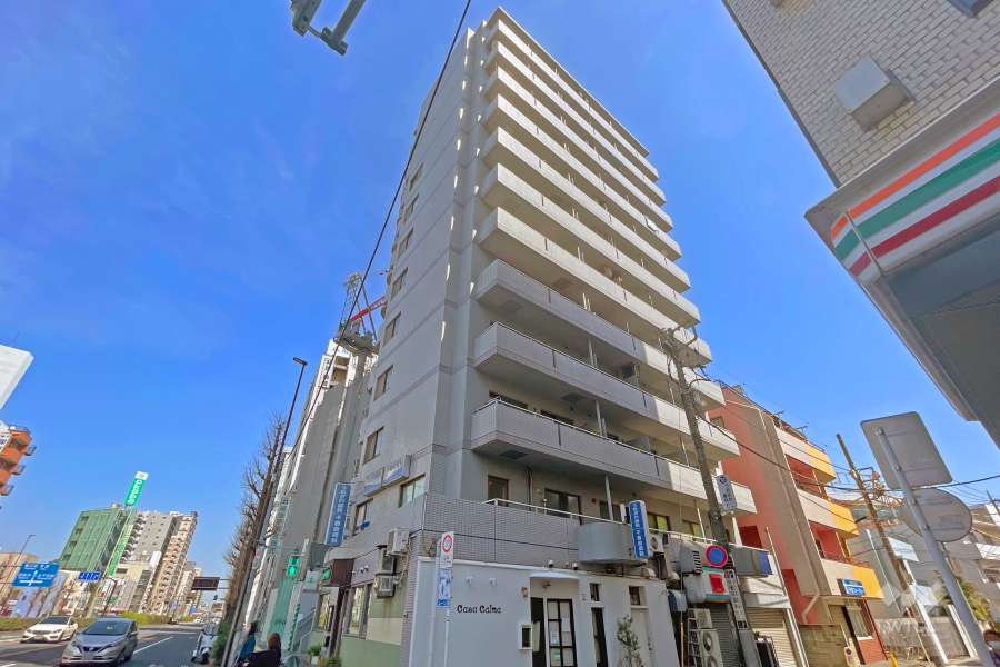コスモ北千住の外観（南西側から）