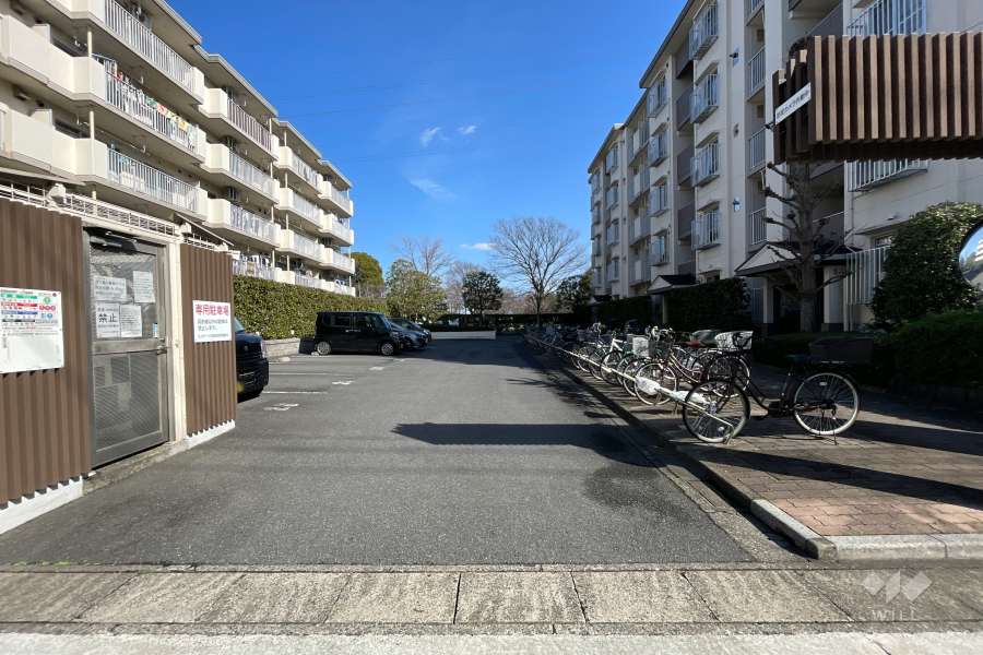 敷地内駐車場（屋外平面式）