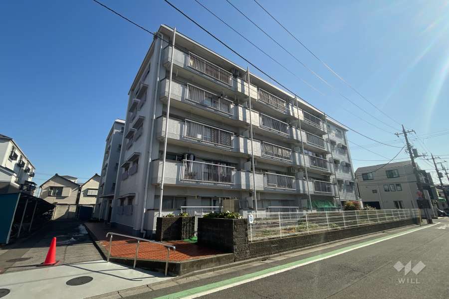 綾瀬ファイナンスの外観（北西側から）