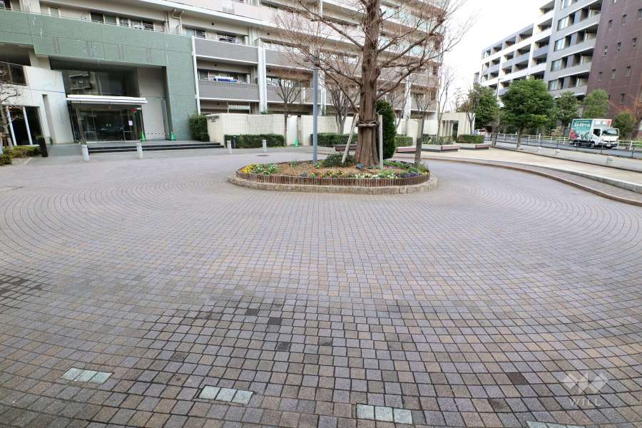 敷地内にあるカーロータリー