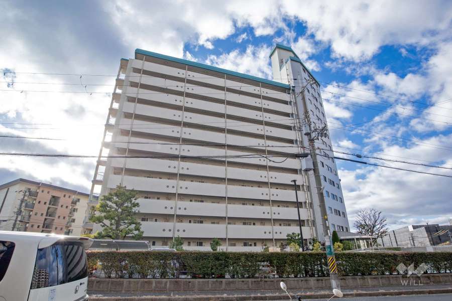 公社千里山田BC団地A-5棟の外観（北東側から）