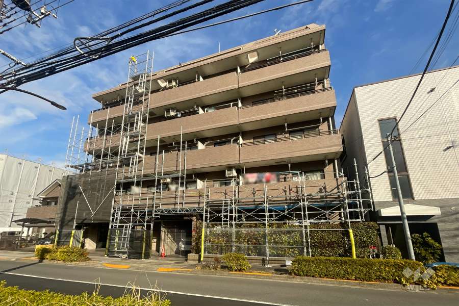 グリーンパーク綾瀬２３の外観（南東側から）