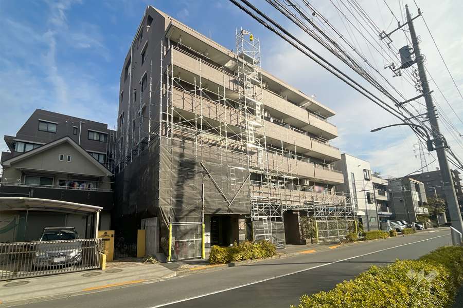 グリーンパーク綾瀬２３の外観（南西側から）