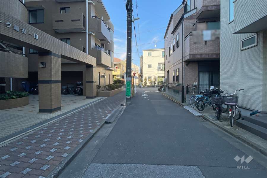 敷地南側の前面道路