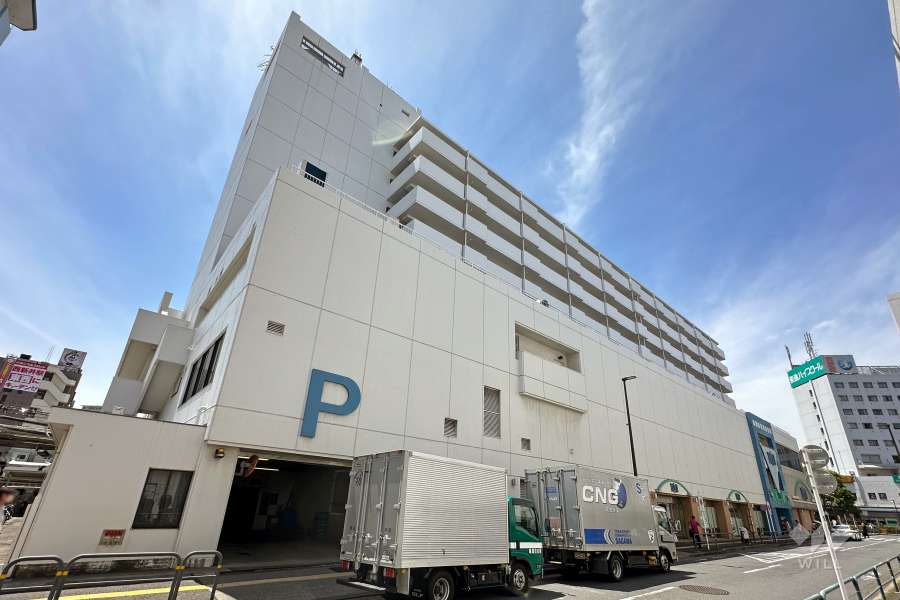 東武西新井駅東口サンライトマンションBの外観（北東側から）