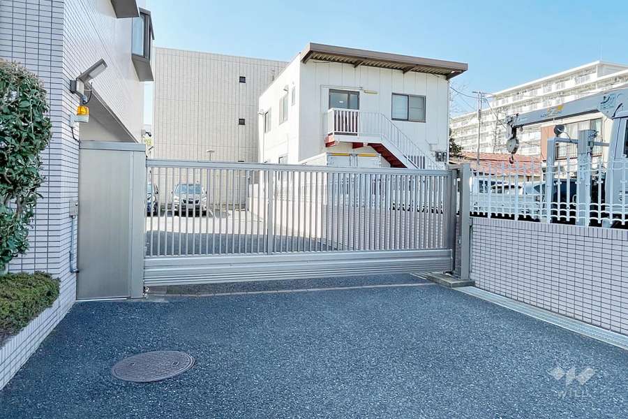 駐車場の出入り口