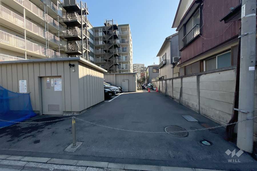 駐車場の出入り口・敷地内駐車場（屋外平面式）