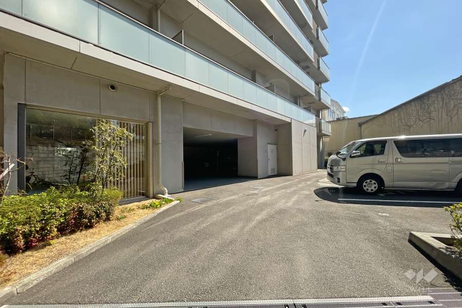 駐車場の出入り口