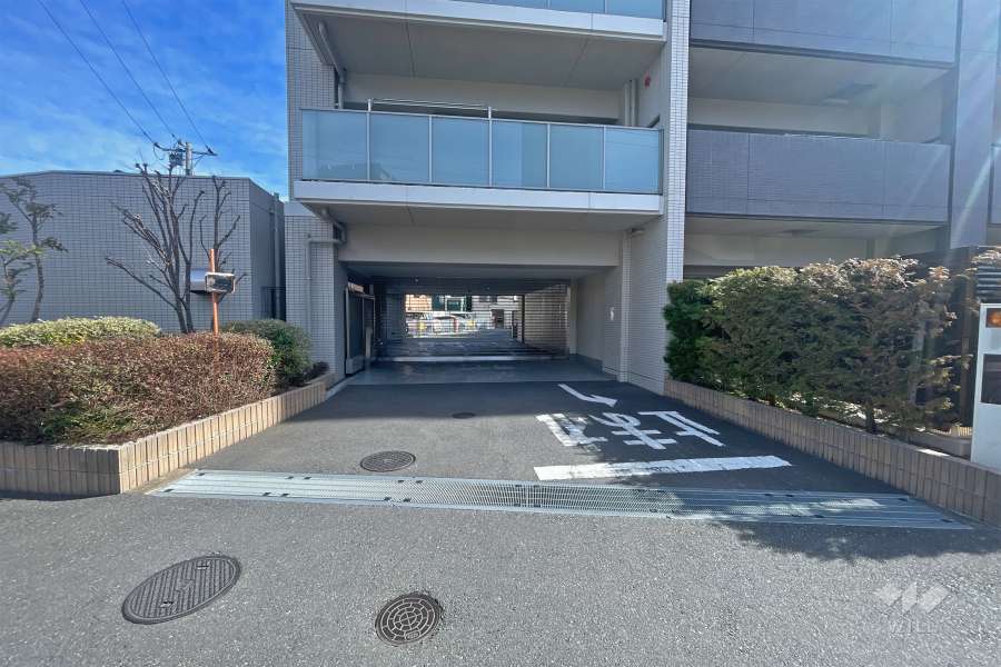 駐車場出入口（リングシャッター付き）