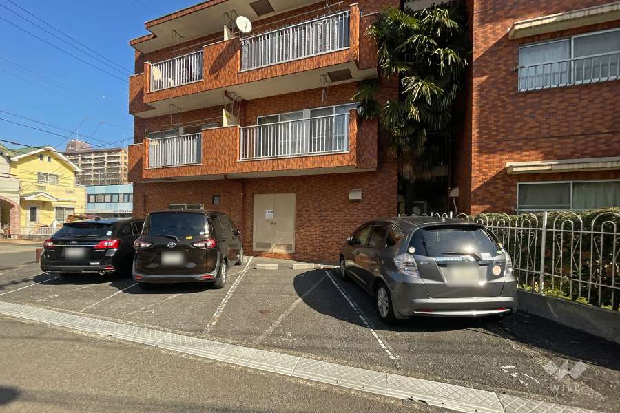 敷地内駐車場（屋外平面式）